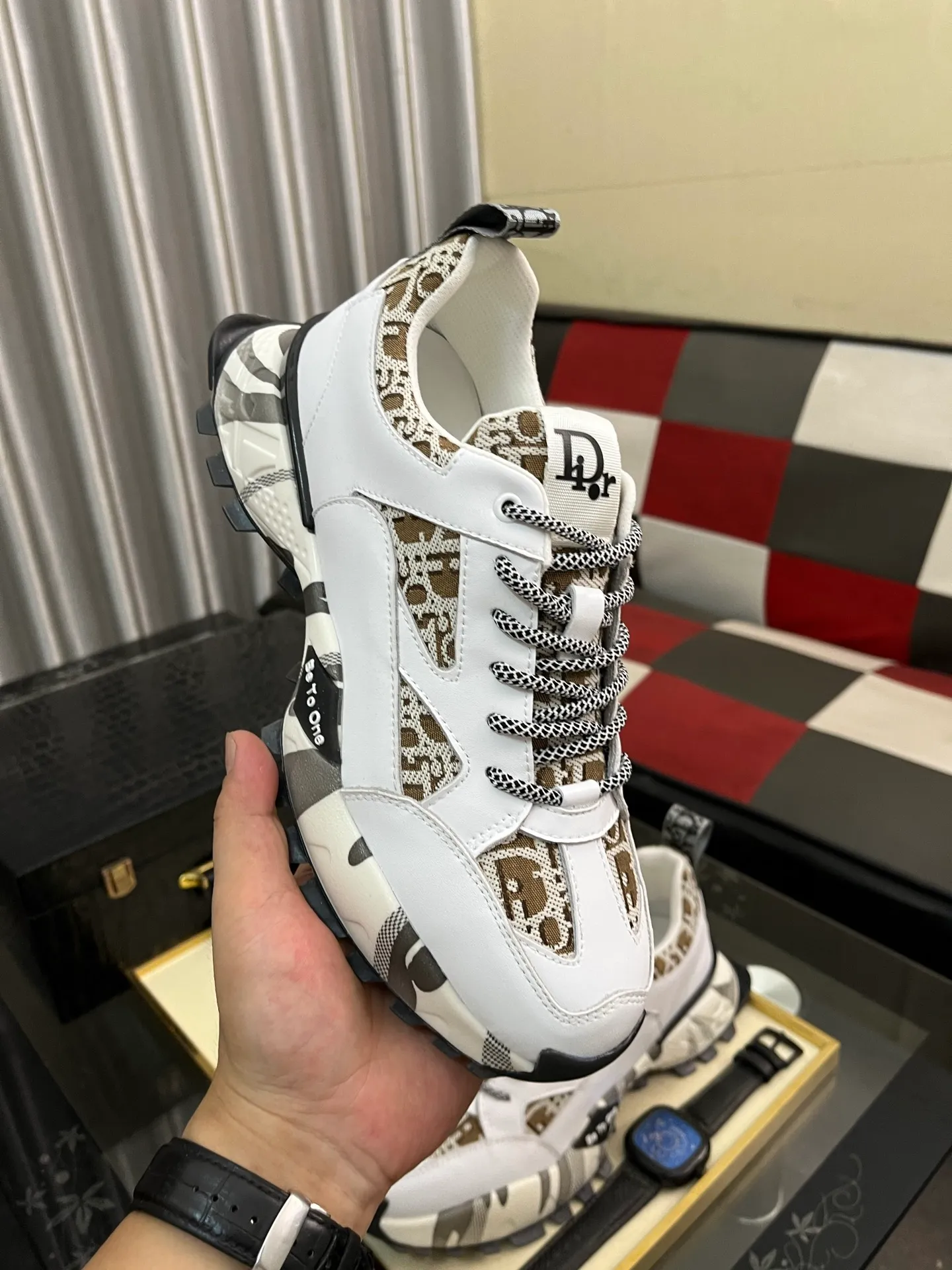 Men's Men's Shoes💰458⌚️⌚️Dior unique modern style sneakers. Counter purchasing 🏃casual leather shoes😍😍 original cowhide leather imported from Italy (refuses to discolor and grind feet) soles: original soles specially provided by the original factory, super cool😍 lace up and walk with wind👍 style design ⚠️ super comfortable and wear-resistant original soles. Just like shooting the real thing 🎬The real thing is better Code number: 38-443️⃣Colors available